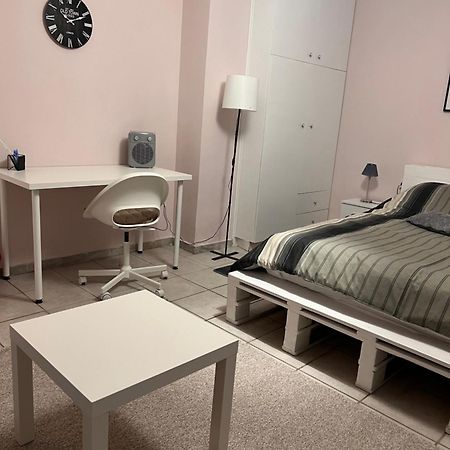 Cozy Apartment In Neos Kosmos Афины Экстерьер фото